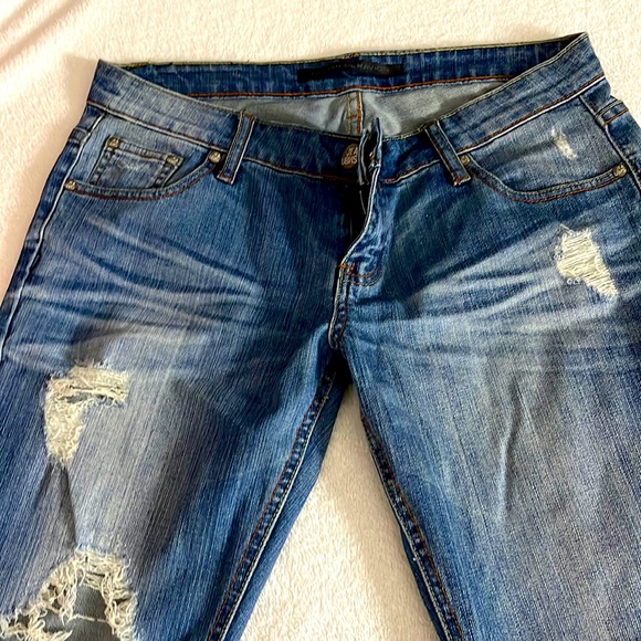 Straight leg blue women’s jeans Ripped knee wide leg blue Jeans size 31 no tags - Picture 2 of 11